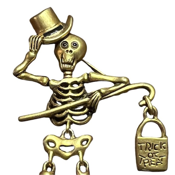Danecraft Vintage Articulated Skeleton Trick or Treat Halloween Brooch EUC - Picture 5 of 8